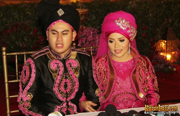 FOTO PERNIKAHAN ALA DONGENG NASSAR DAN MUZDALIFAH 