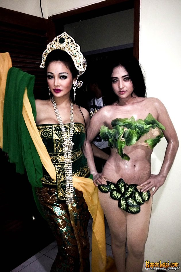 Foto Seksi Dewi Perssik Dalam Balutan Kostum Daun.