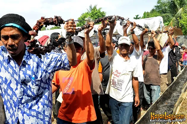 FOTO SERUNYA WALI BAND CIPTAKAN REKOR SATE TERPANJANG - 10 