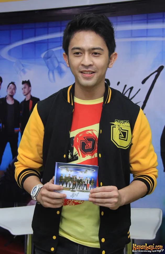 The Potters, Vagetoz dan Hijau Daun merilis album bersama bertajuk 3 in 1.