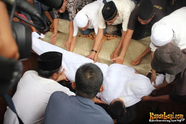 Foto Jenazah Jupe / Hampir Sebulan Jupe Meninggal, Zaskia Gotik Ungkap Fakta ... - We did not find results for: