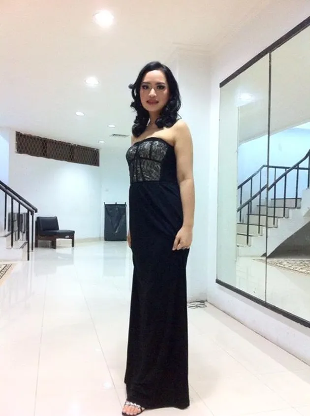 Tya Subiakto