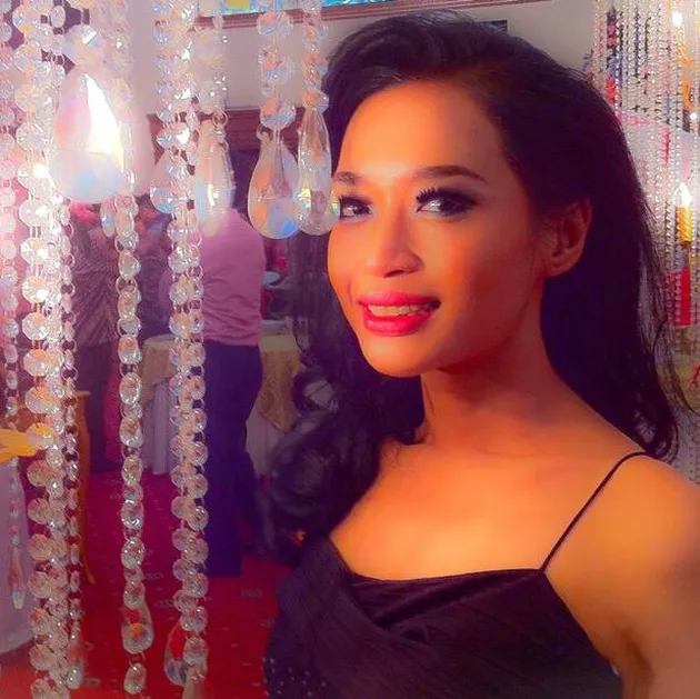 Tya Subiakto