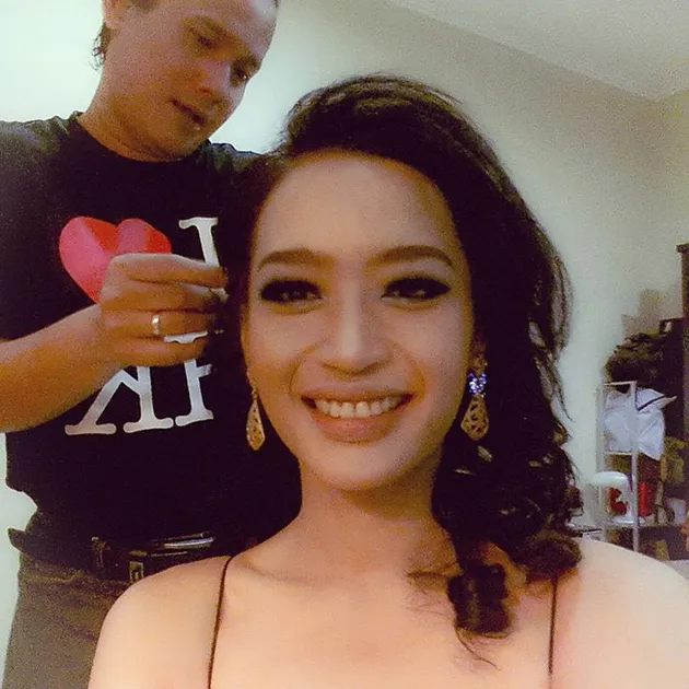 Tya Subiakto