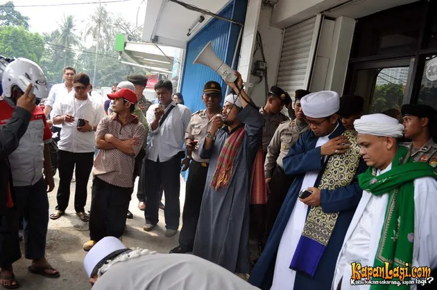 Pocong Mandi Goyang Pinggul 