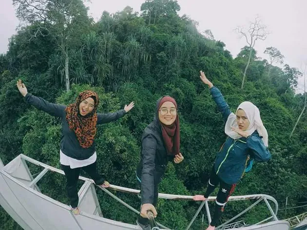 Remaja Panjat Papan Ipoh