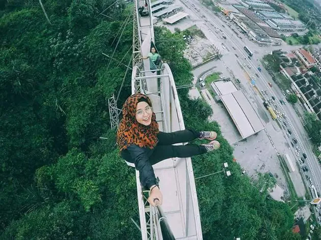 Remaja Panjat Papan Ipoh
