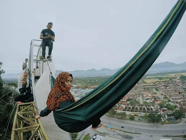 Remaja Panjat Papan Ipoh