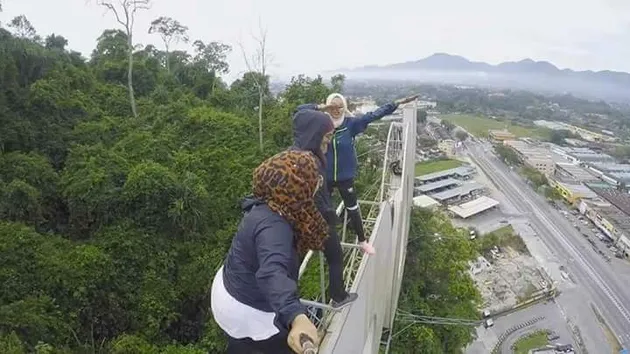 Remaja Panjat Papan Ipoh