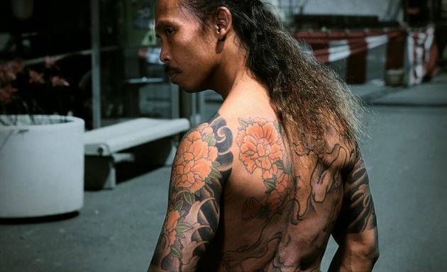 GAHARNYA YAYAN RUHIAN, INTIP SERUNYA 'YAKUZA APOCALYPSE 