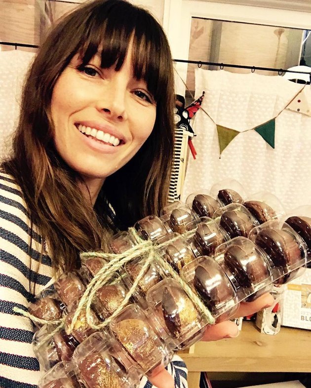 Jessica Biel ternyata memiliki minat pada bidang kuliner. Aktris cantik ini baru saja membuka restauran sehat ramah anak di Los Angeles. Au Fudge menawarkan berbagai dessert sehat yang gluten-free dan rendah gula untuk anak.