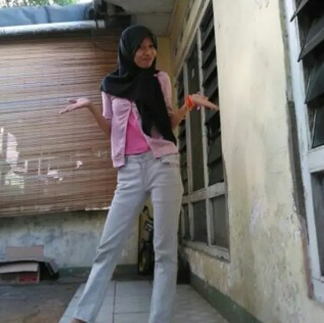 Dijah Yellow Berhijab