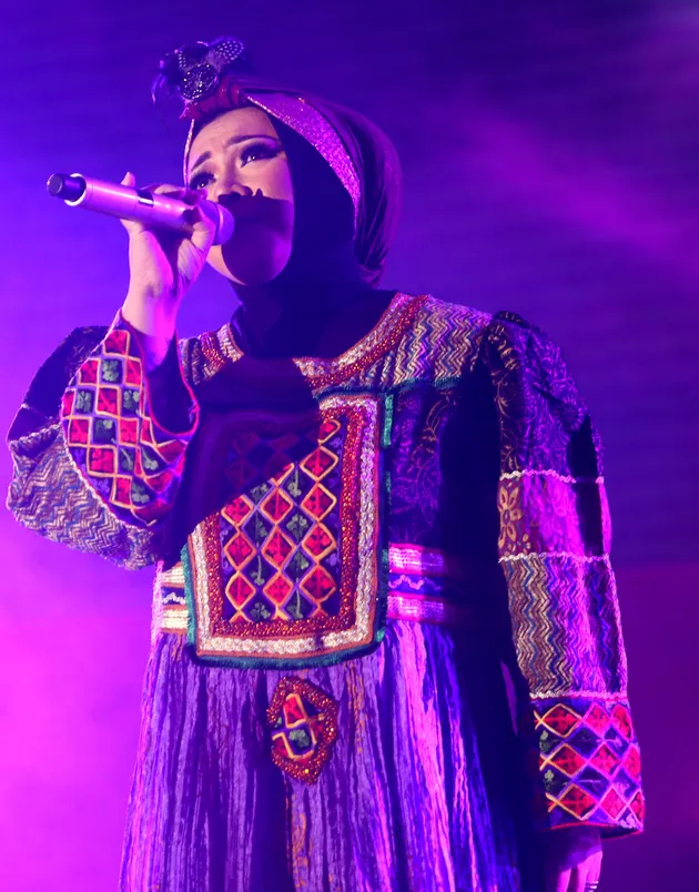 Melly Goeslaw