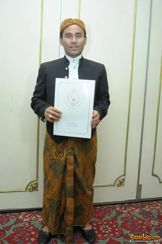 Keren banget nih, Judika yang berasal dari suku Batak menerima gelar dari Keraton Surakarta loh.