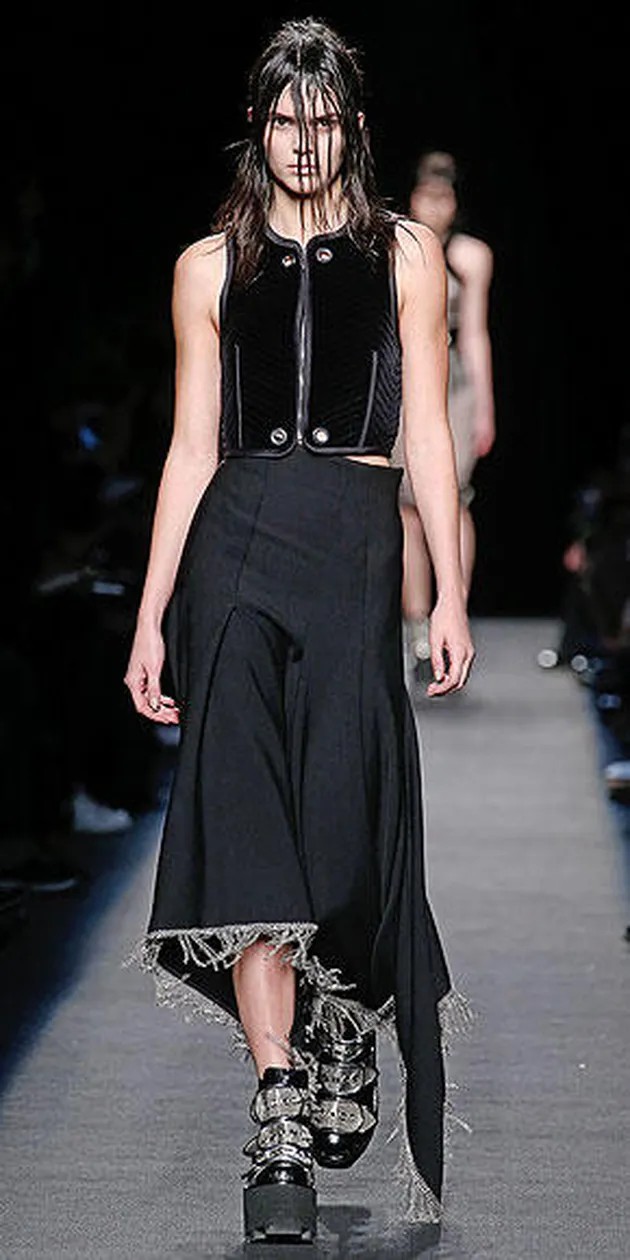 Kendall Jenner di atas Catwalk