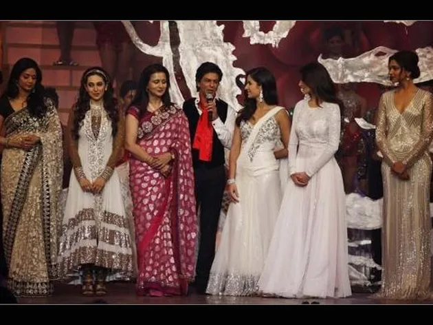 Shahrukh Khan dan Karisma Kapoor