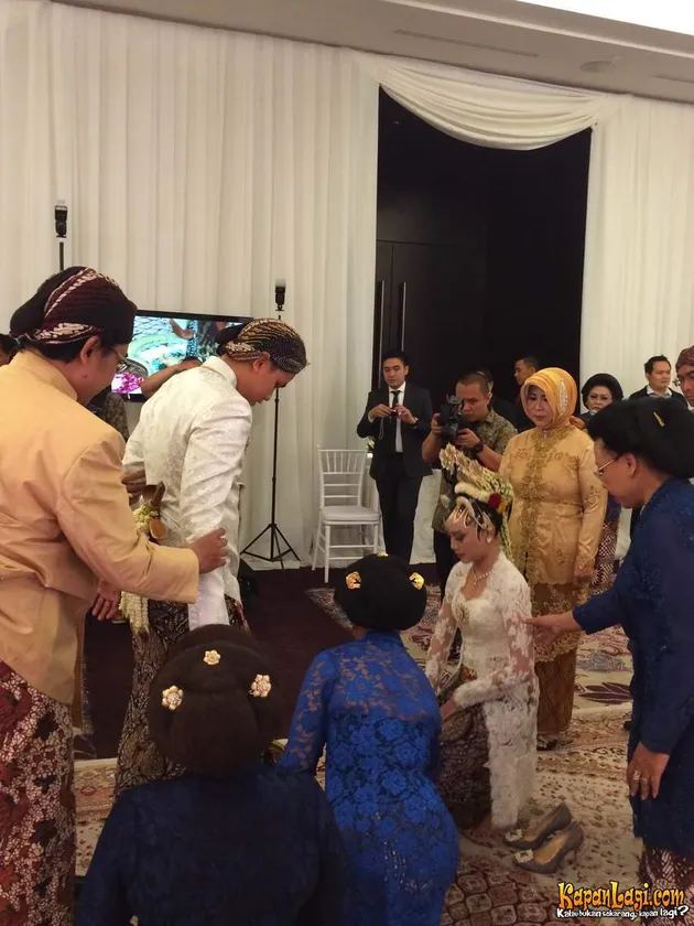 Galeri Manis Pernikahan Chacha Frederica, Nuansa Jawa Nan Megah