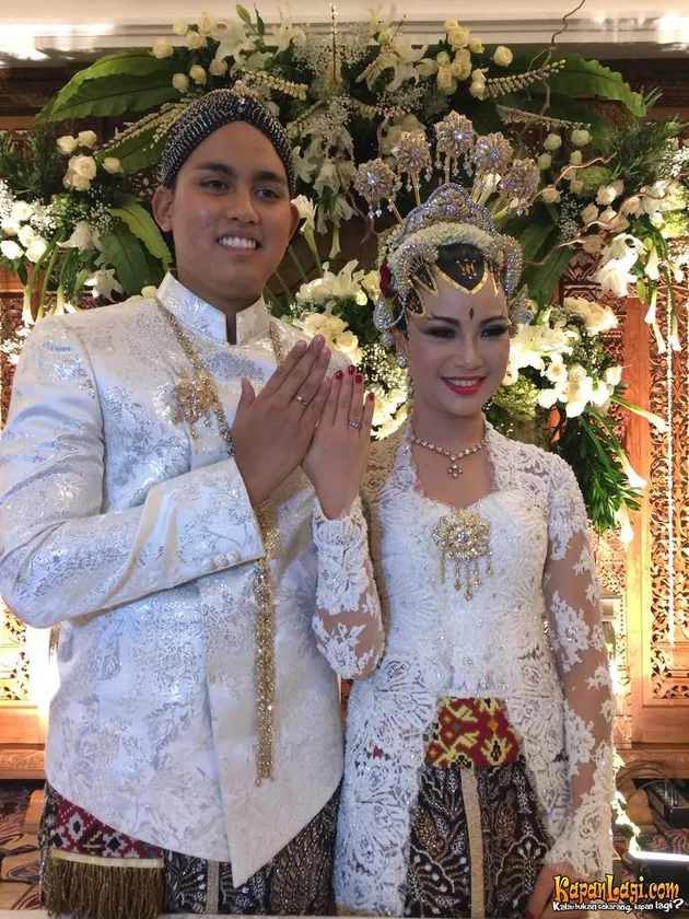Galeri Manis Pernikahan Chacha Frederica, Nuansa Jawa Nan Megah