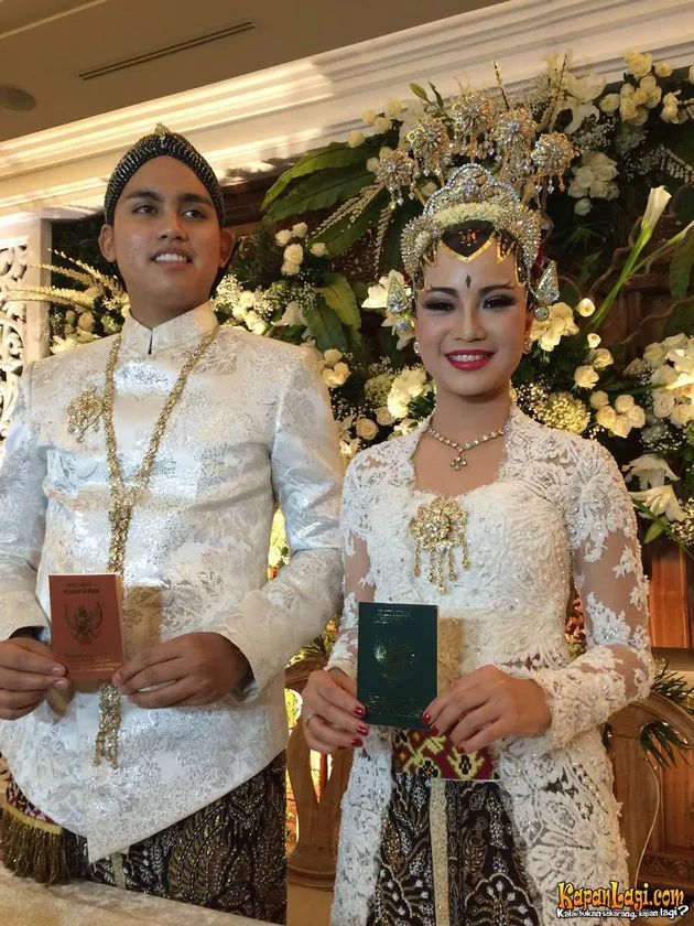 Galeri Manis Pernikahan Chacha Frederica, Nuansa Jawa Nan Megah