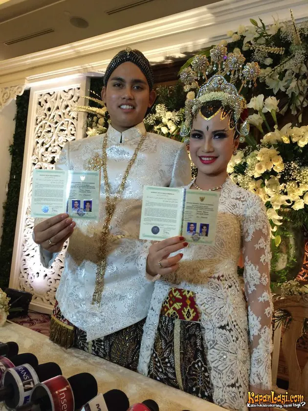 Galeri Manis Pernikahan Chacha Frederica, Nuansa Jawa Nan Megah