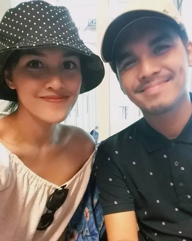 Mario Irwinsyah - Ratu Dewi Anandita 