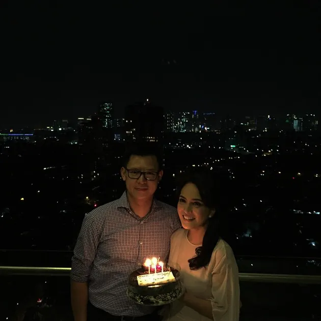 Galeri Romantis Ulang Tahun Shandy Aulia, Panen Kado-Kado Manis
