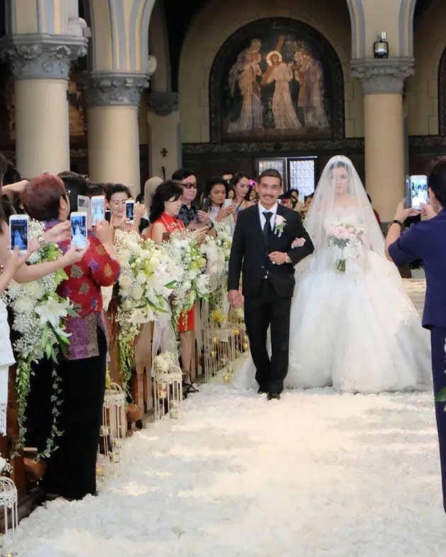 pernikahan chelsea olivia dan glenn