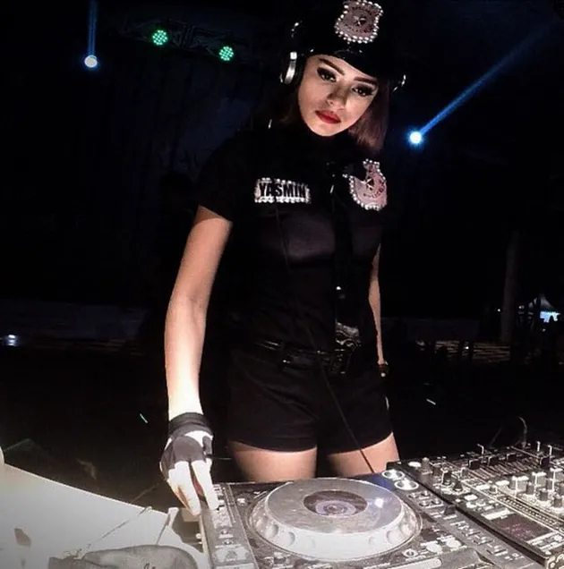 DJ Yasmin