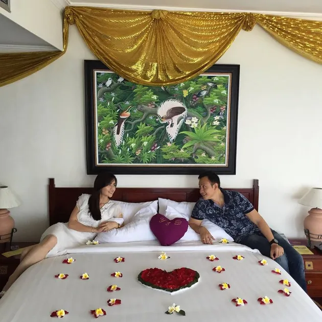 kadek devi, dewa yoga