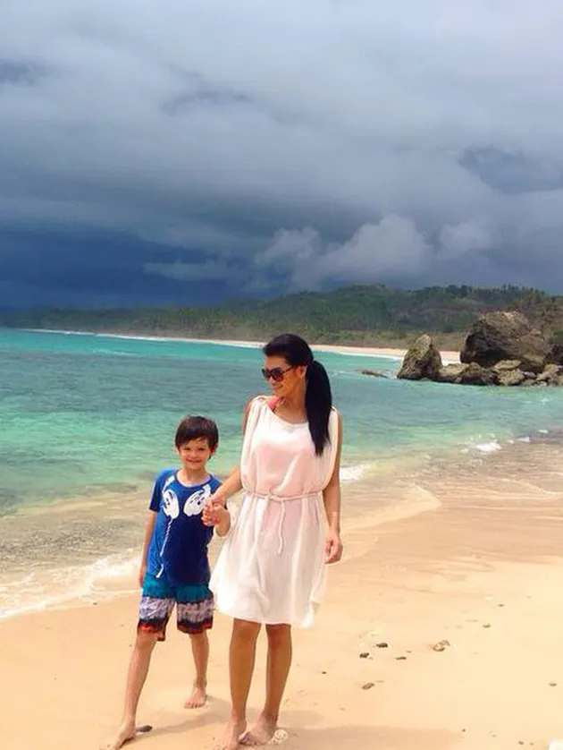 Farah Quinn &amp; Armand