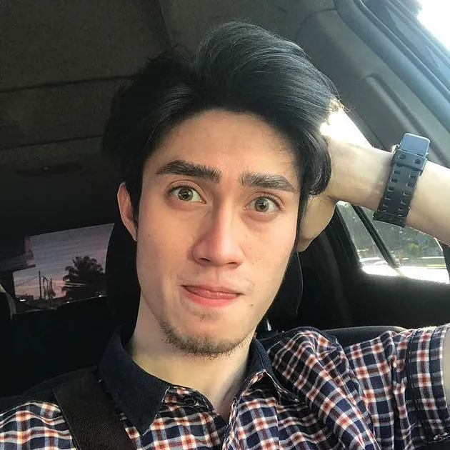 Cowok Mirip Flynn Ryder Disney