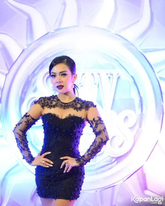 Syahrini menang di SCTV Awards 2015