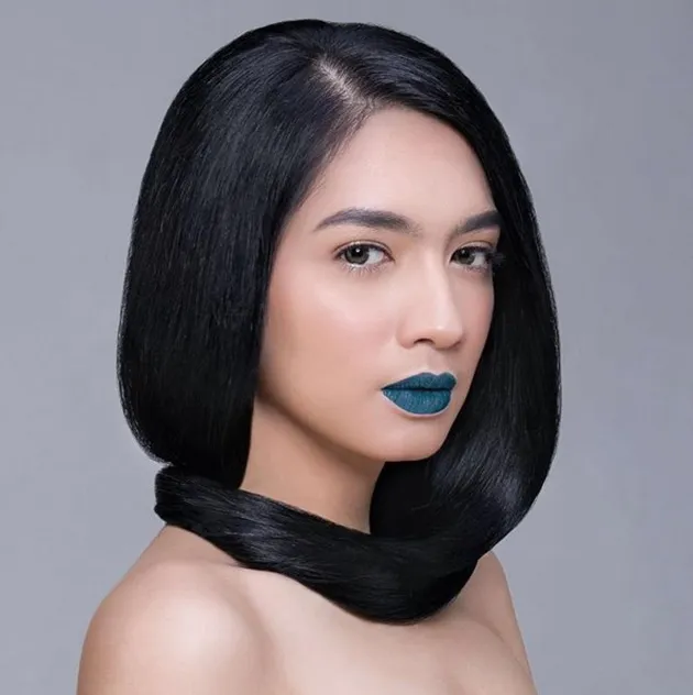 Foto Cantik Angel Karamoy