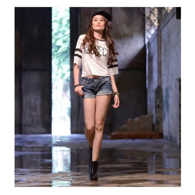 Cinta Laura Secantik Supermodel