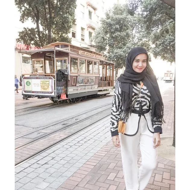 GAYA HIJAB FASHIONAB