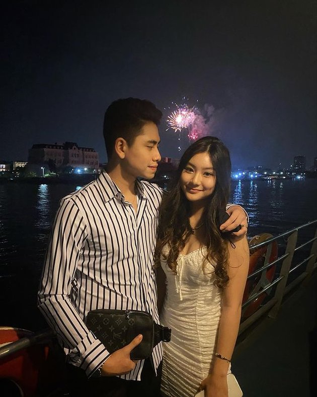 Dating Style Ala Gen Z, Here's a Series of Intimate Photos of Athalla Naufal and Shannon Wong on a Date at Dufan