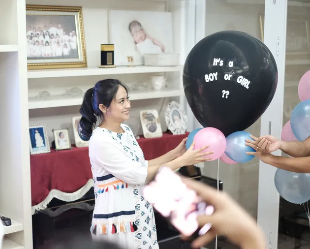Rini Yulianti Hamil