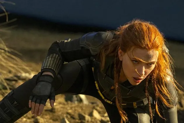 Scarlett Johansson membintangi film JURASSIC PARK