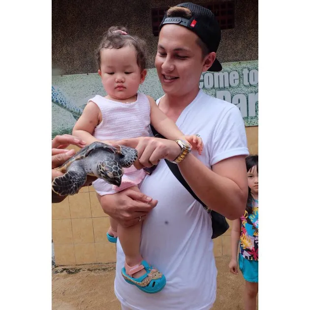 Liburan Andhika - Ussy