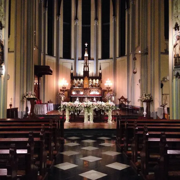 GEREJA MEGAH BAK KASTIL NEGERI DONGENG CHELSEA OLIVIA ...