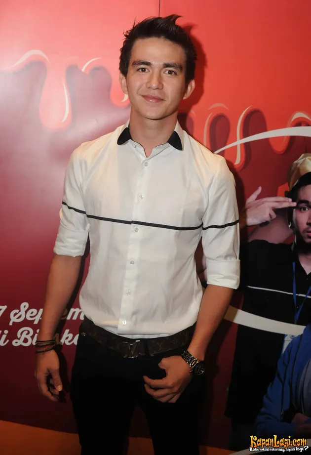 MIEMIEN HANTU POSESIF