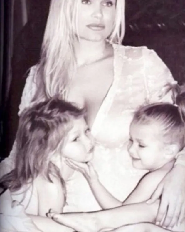 Gigi Hadid Ulang Tahun Ke 23