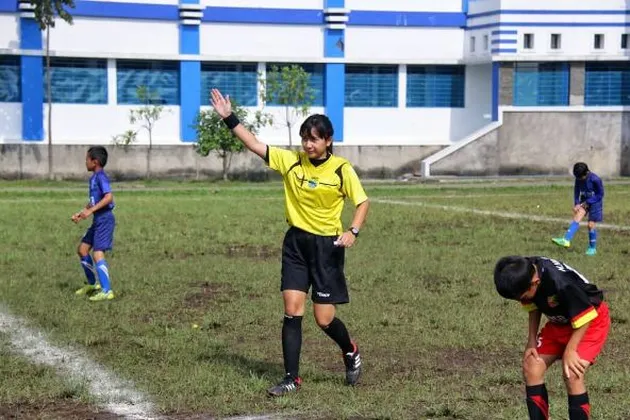 wasit cantik, wasit lucu, wasit kece, foto unik, fakta unik