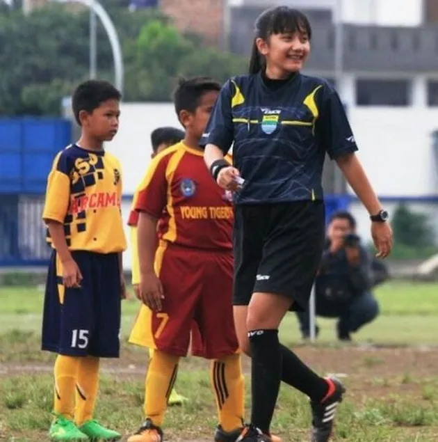 wasit cantik, wasit lucu, wasit kece, foto unik, fakta unik
