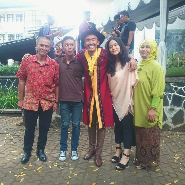 adik seleb, uus, adik uus, adik uus cantik