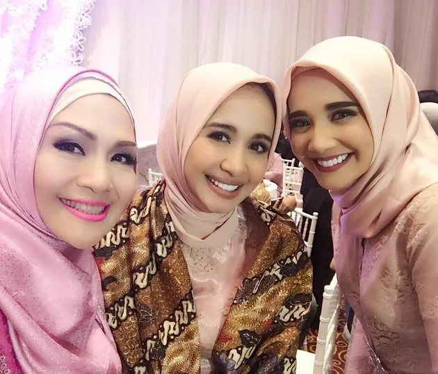 GLAMOR, PARA BINTANG INI HADIRI PERNIKAHAN RYANA DEA-PUADIN REDI