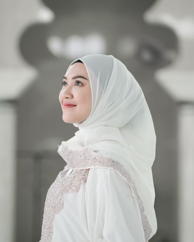 Go Public with Gilga Sahid, 8 Pictures of Happy Asmara in Hijab - Beautiful and Elegant in Any Color