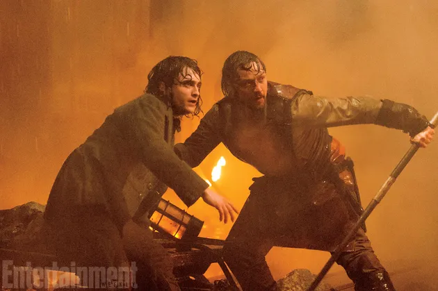 Makin gondrong, ternyata Daniel Radcliffe bermain dalam film arahan sutradara Paul McGuigan, berjudul VICTOR FRANKENSTEIN.