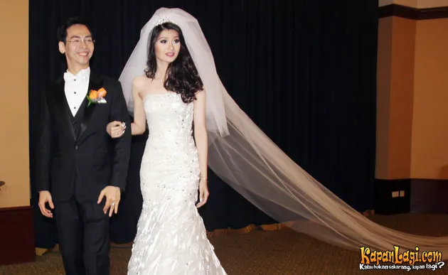 Gorgeus! Olivia Pramaisella & Baron Dalam Balutan Baju ...