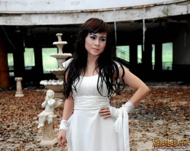Vokalis Band Perempuan 